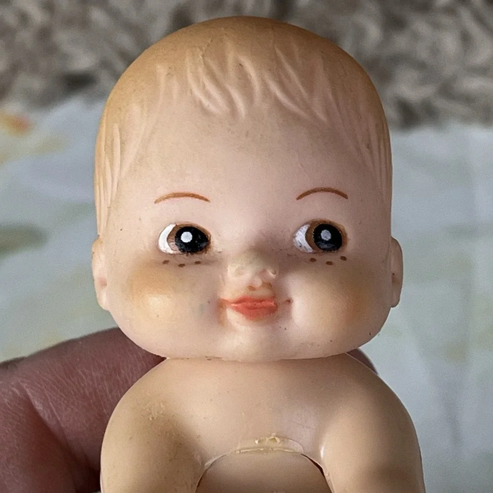 H-B 1993 Novelty Vintage Crawling Baby Wind Up Toy Blue Diaper Plastic Wiggles